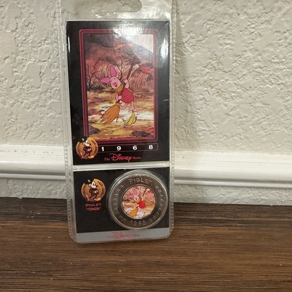 Disney Decades Coin #13 piglet 1968